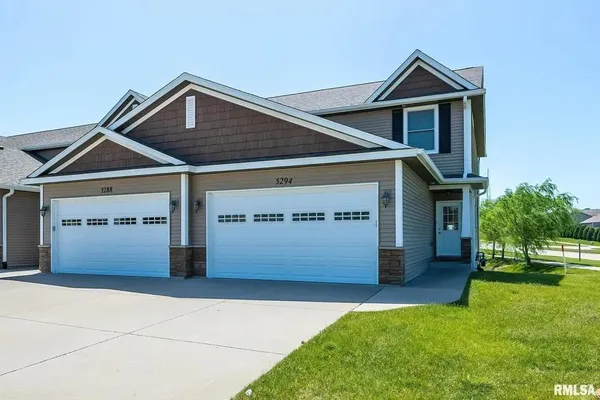 $2,900 | 5294 Pandit Drive, Bettendorf, IA 52722