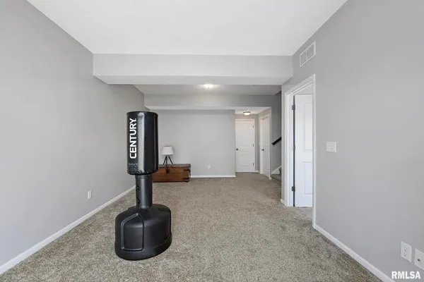 $2,900 | 5294 Pandit Drive, Bettendorf, IA 52722