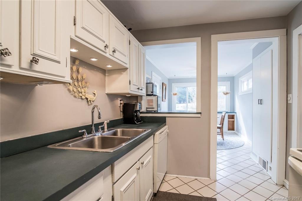 429 Governors View Road Asheville, NC 28805 - Photo 11 of 23 Gallery Image 11