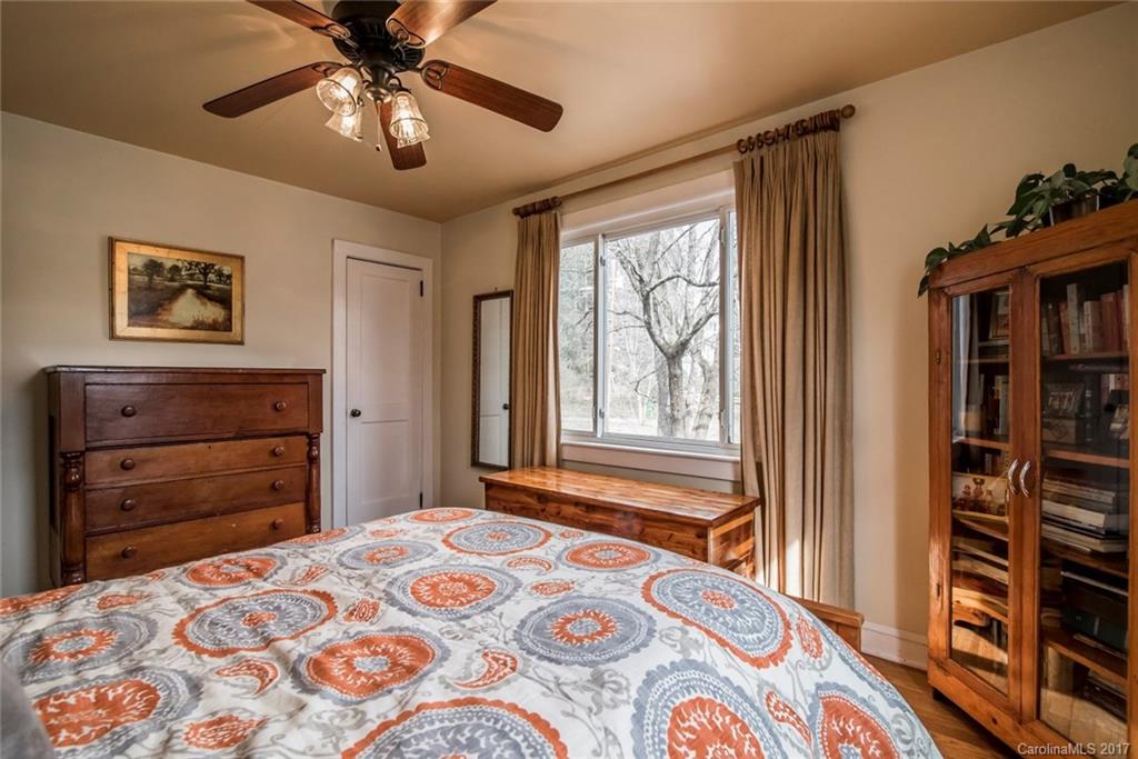 429 Governors View Road Asheville, NC 28805 - Photo 14 of 23 Gallery Image 14