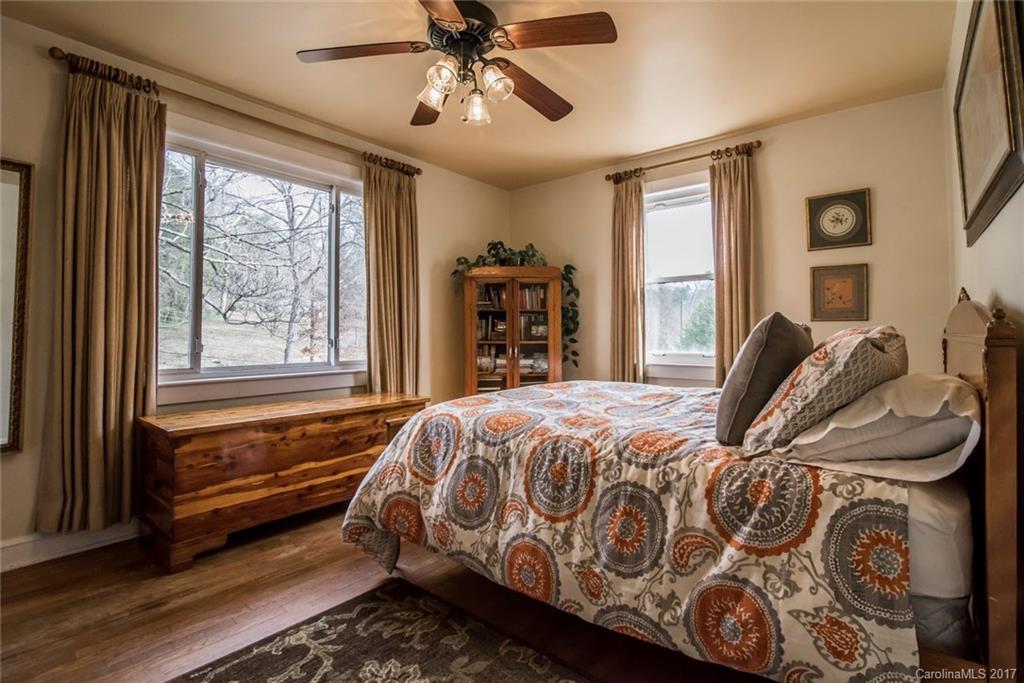 429 Governors View Road Asheville, NC 28805 - Photo 15 of 23 Gallery Image 15