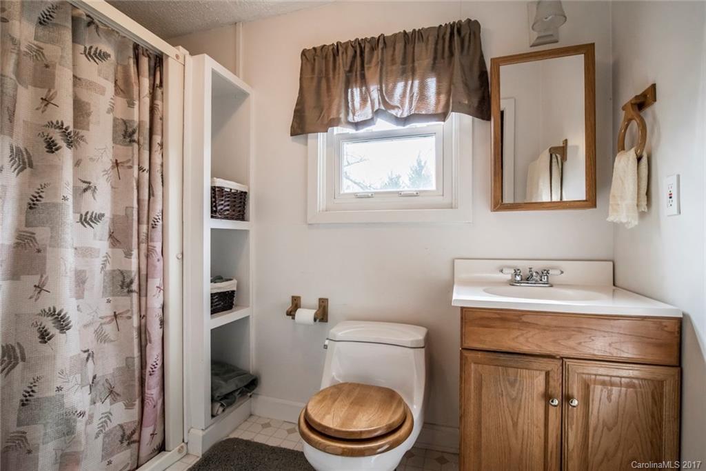 429 Governors View Road Asheville, NC 28805 - Photo 19 of 23 Gallery Image 19