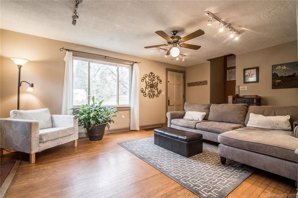 429 Governors View Road Asheville, NC 28805 - Photo 4 of 23 Gallery Image 4