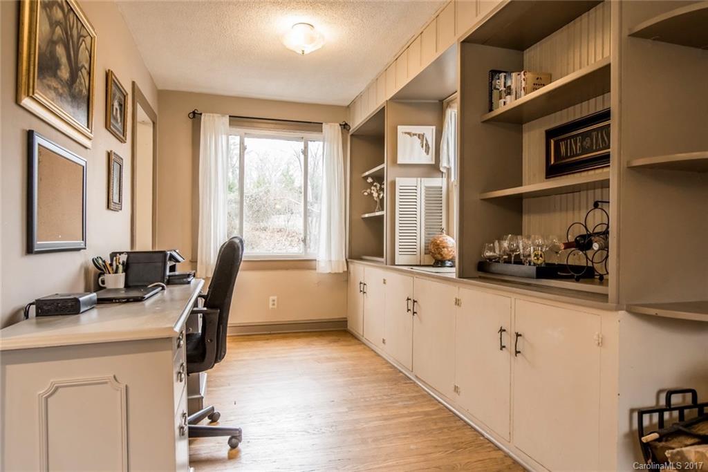 429 Governors View Road Asheville, NC 28805 - Photo 6 of 23 Gallery Image 6