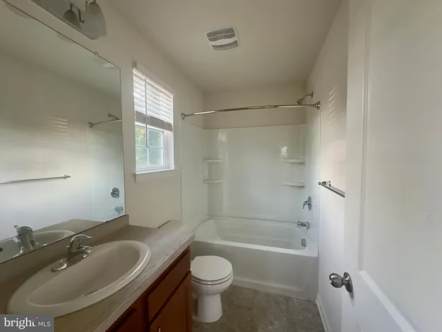 $3,100 | 369 Minck Avenue, West Berlin, NJ 08091