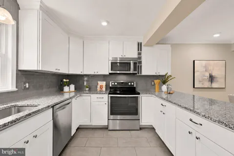 $625,000 | 8221 Dr Craik Court, Alexandria, VA 22306