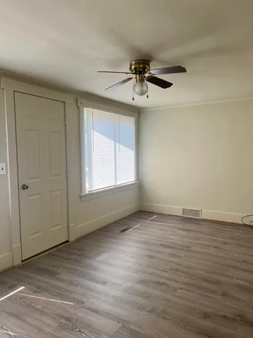 $900 | 906 South 7th Street, Prairie du Chien, WI 53821