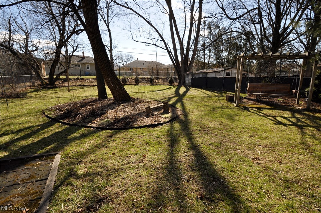 1899 West Pleasant Valley Road Parma, OH 44134 - Photo 40 of 47 View of yard