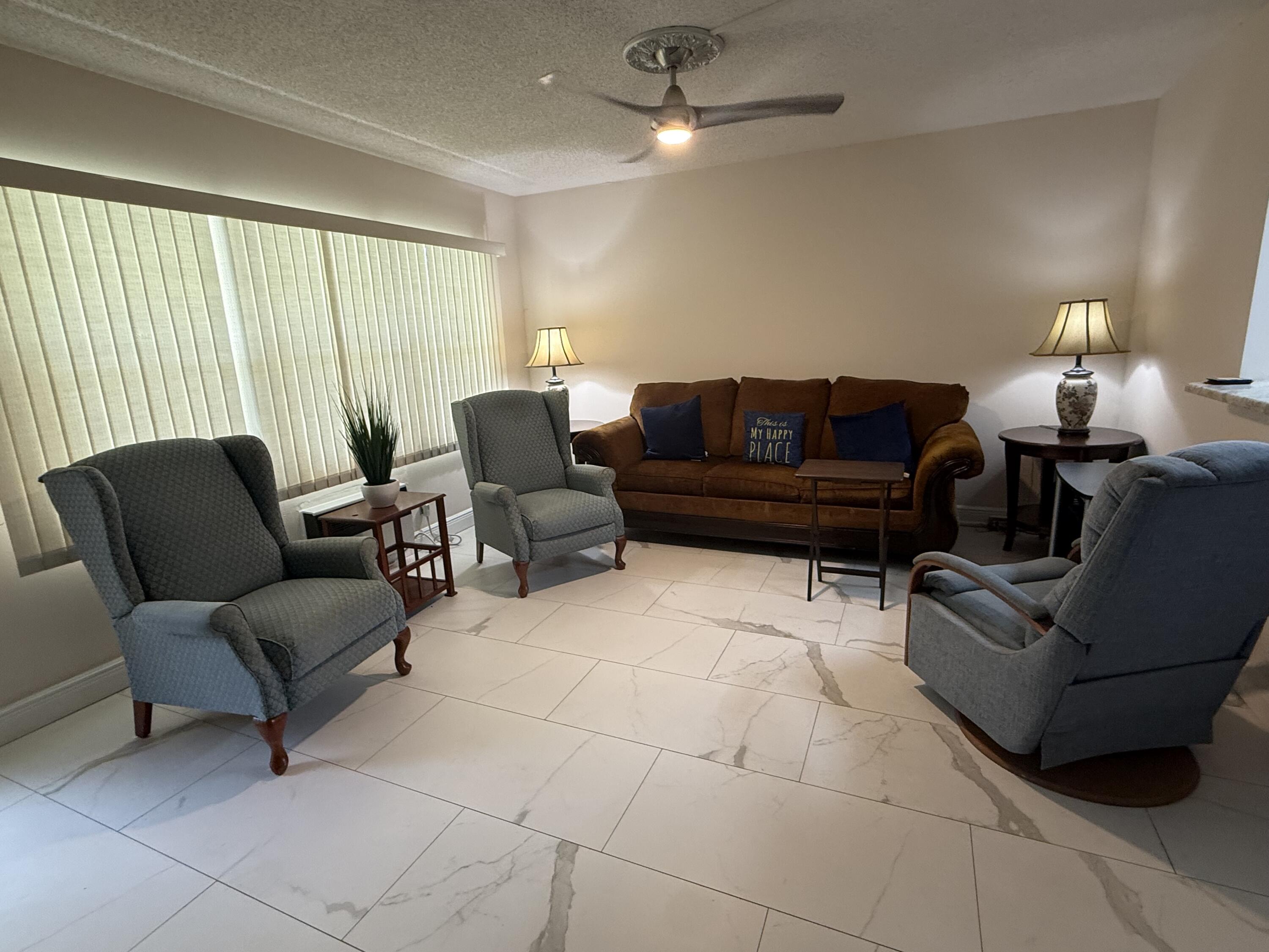 314 Dorset H Boca Raton, FL 33434 - Photo 3 of 10 Living room