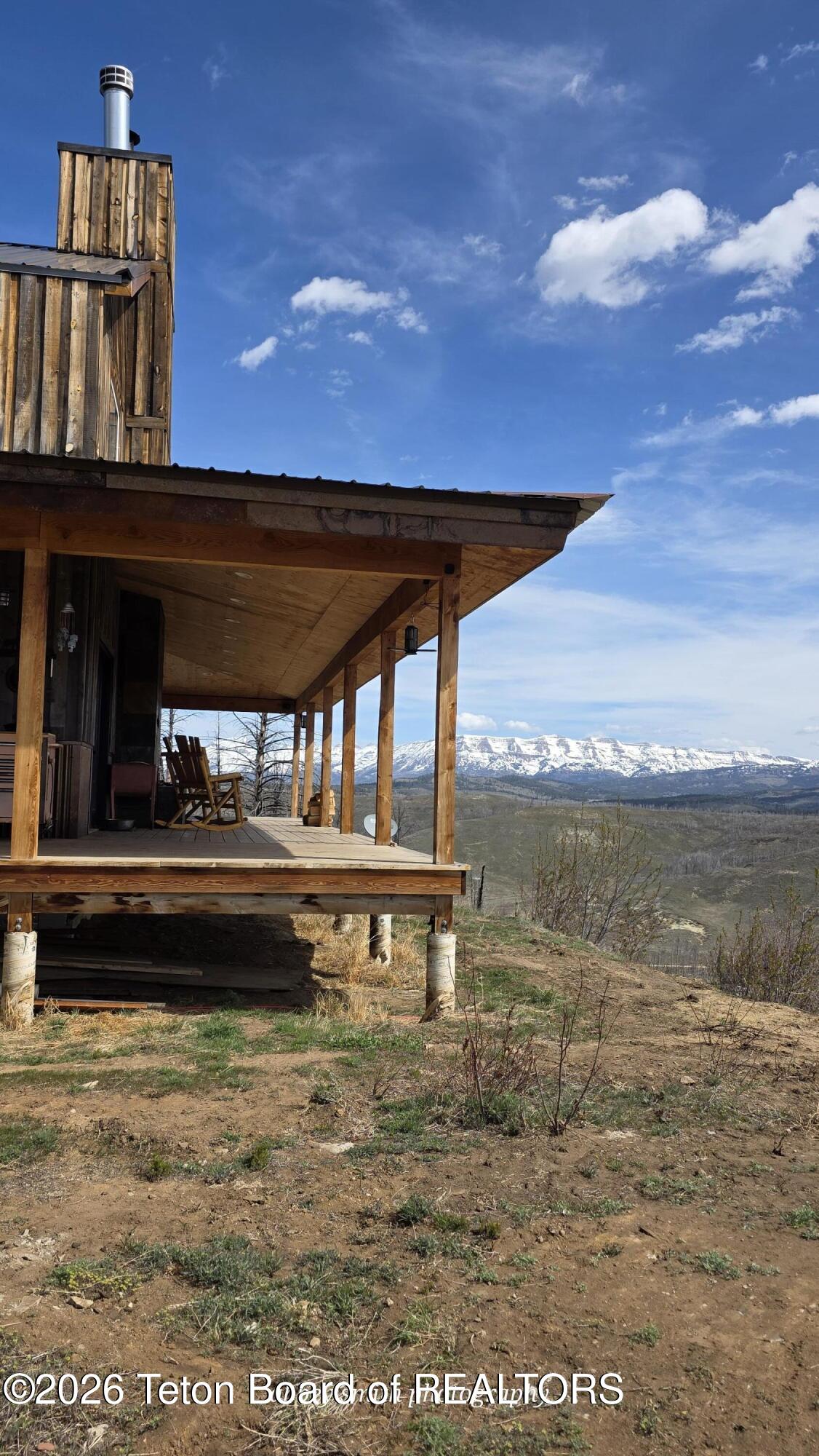 118 Upper Picnic Ridge Road Bondurant, WY 82922 - Photo 5 of 33 Porch