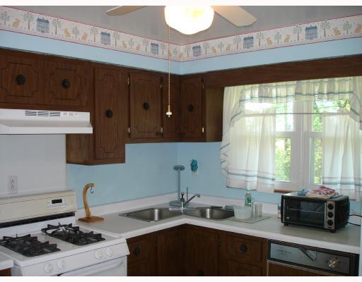 174 Walnut Ridge Road Charleroi, PA 15022 - Photo 2 of 8 Kitchen.