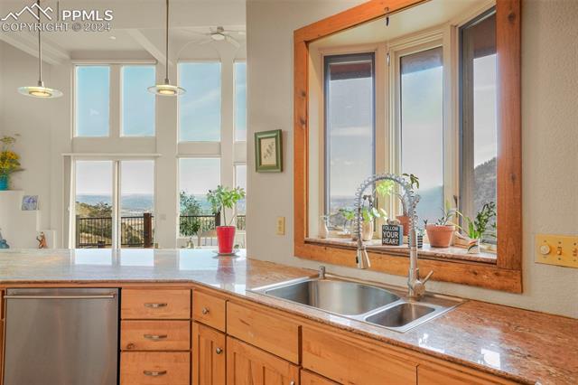 915 Oak Ridge Road Manitou Springs, CO 80829 - Photo 16 of 50 Bay Window & Counter Bar at Sink