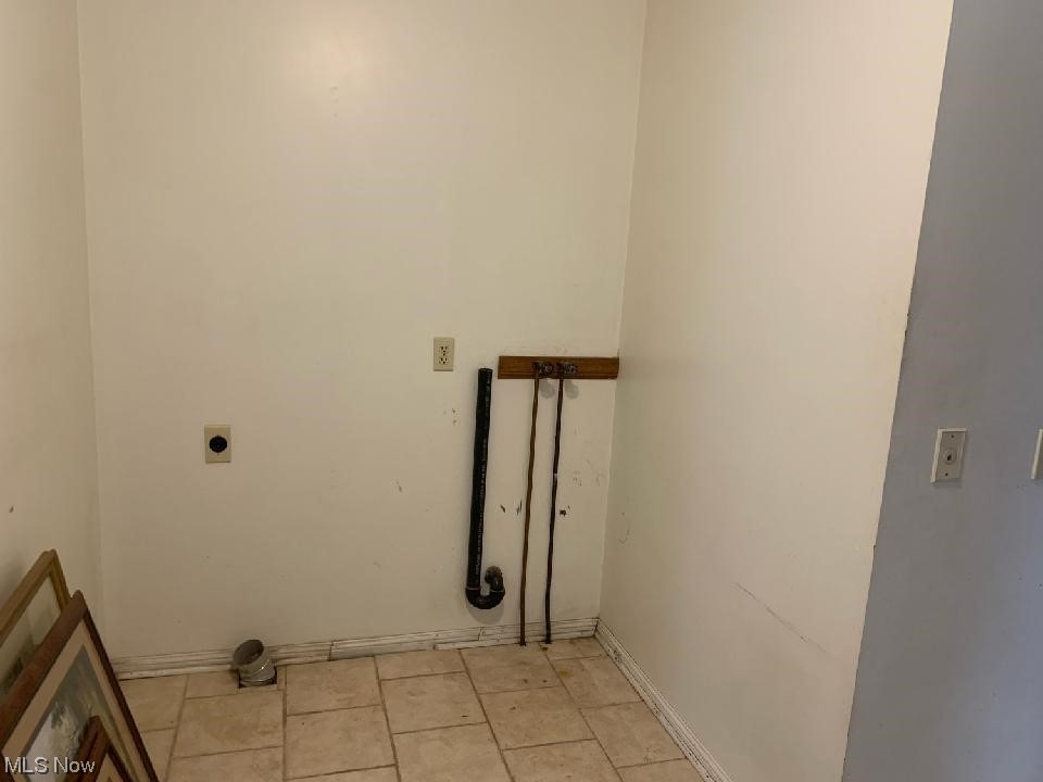 3997 Winchell Road Mantua, OH 44255 - Photo 15 of 29 1st floor laundry room