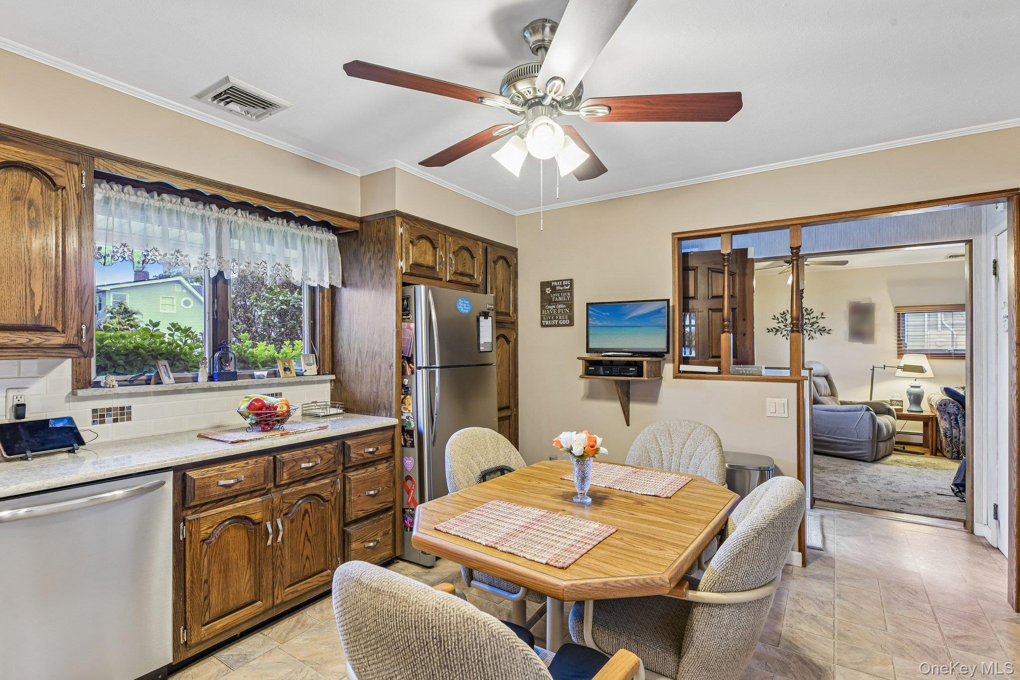 83 Coppersmith Road Levittown, NY 11756 - Photo 12 of 24