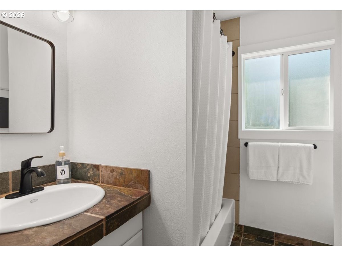 1726 Southeast Reedway Street Portland, OR 97202 - Photo 17 of 43