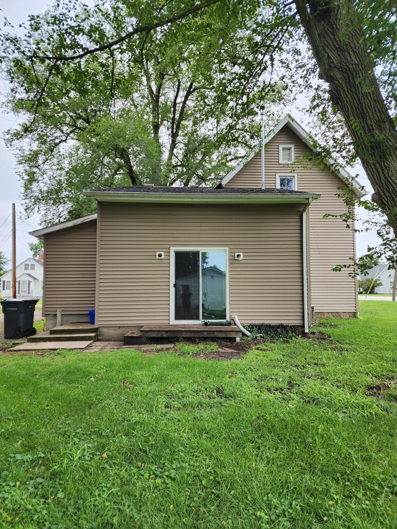 529 North Weston Street Rensselaer, IN 47978 - Photo 8 of 9 a front view of house with yard and trees