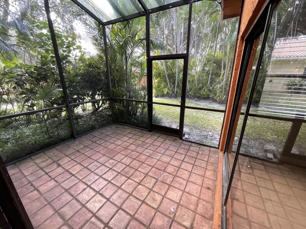 20875 Vía Madeira Boca Raton, FL 33433 - Photo 12 of 24 UNADJUSTEDNONRAW_thumb_1b29