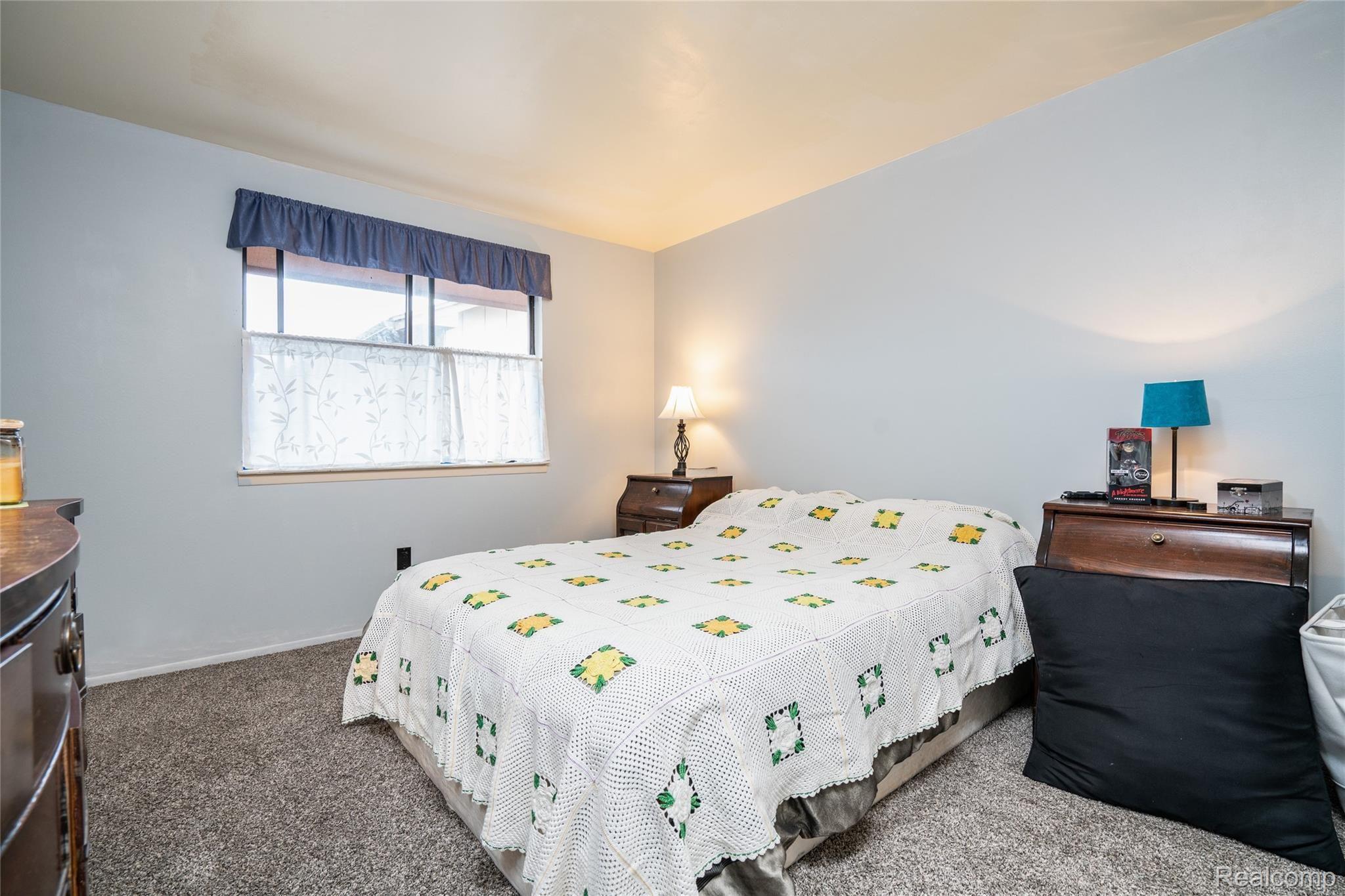 2380 Chalk Farm Road North Warren, MI 48091 - Photo 18 of 26 ChalkFarm-18.jpg