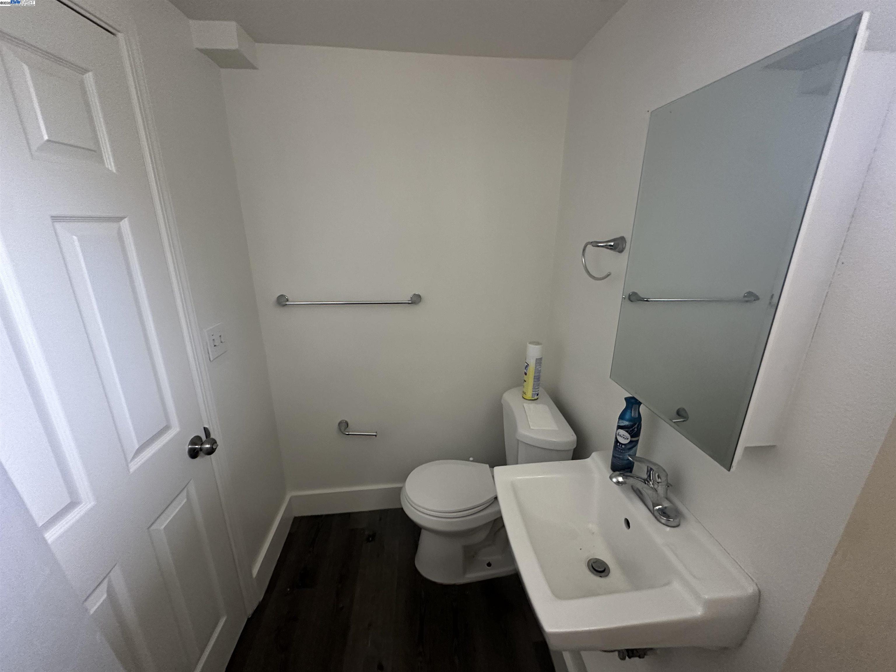 537 Chester Street Oakland, CA 94607 - Photo 14 of 15