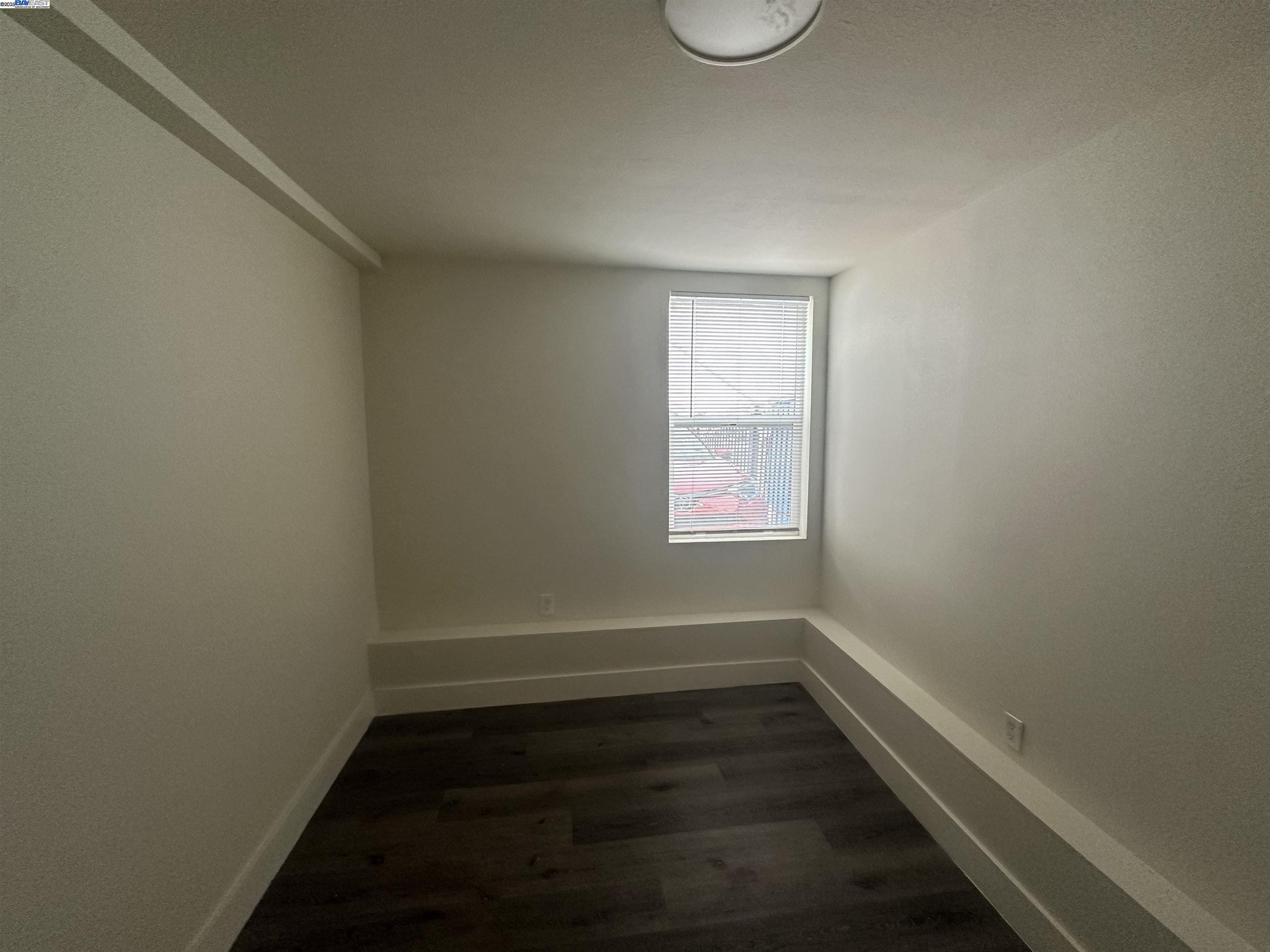 537 Chester Street Oakland, CA 94607 - Photo 10 of 15