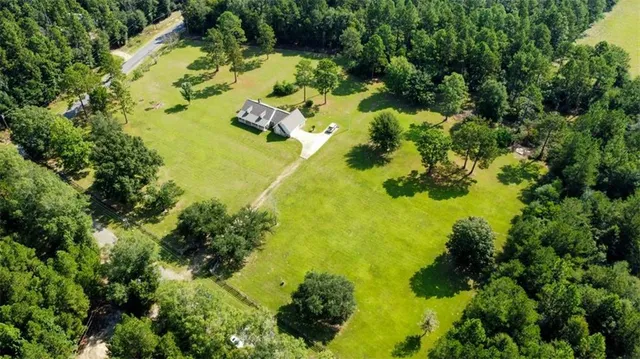 $305,000 | 68436 Walker Road, Kentwood, LA 70444