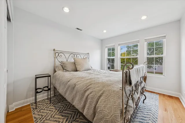 $289,000 | 7011 Clearwater Drive, Plainfield, IL 60586