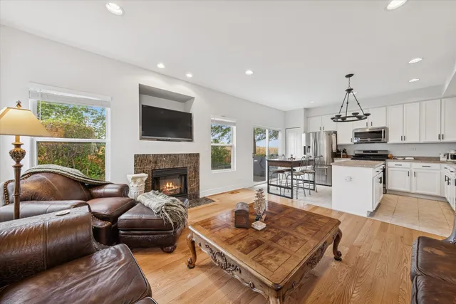 $289,000 | 7011 Clearwater Drive, Plainfield, IL 60586