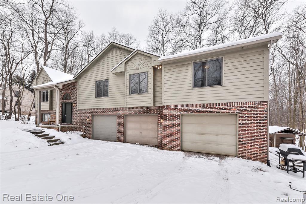 10834 Tree Line Drive Pinckney, MI 48169 - Photo 6 of 59