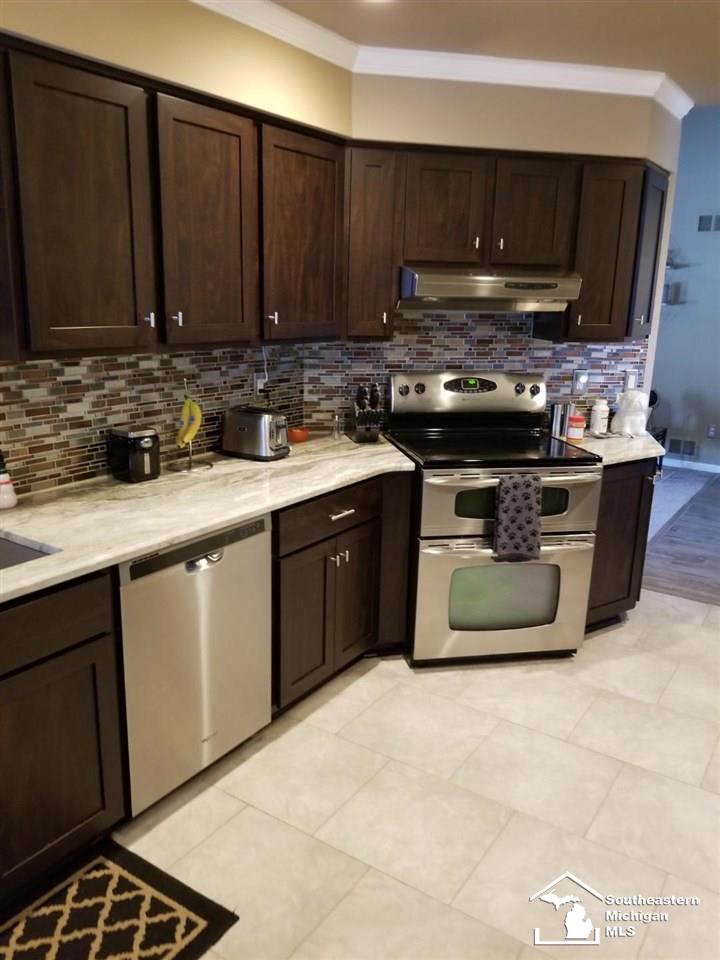 39522 Squire Road Novi, MI 48375 - Photo 15 of 54