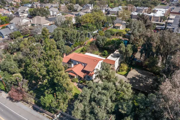 $1,100,000 | 2940 Garfield Avenue, Carmichael, CA 95608