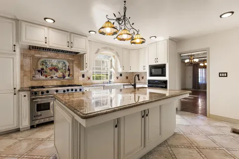 $1,100,000 | 2940 Garfield Avenue, Carmichael, CA 95608