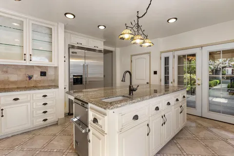 $1,100,000 | 2940 Garfield Avenue, Carmichael, CA 95608