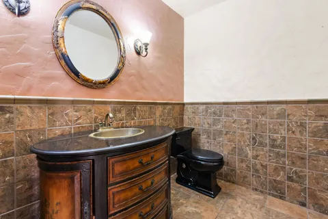 $1,100,000 | 2940 Garfield Avenue, Carmichael, CA 95608