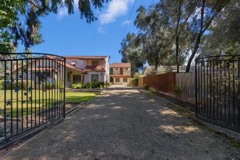 $1,100,000 | 2940 Garfield Avenue, Carmichael, CA 95608