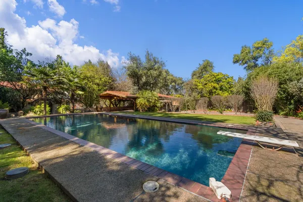 $1,100,000 | 2940 Garfield Avenue, Carmichael, CA 95608