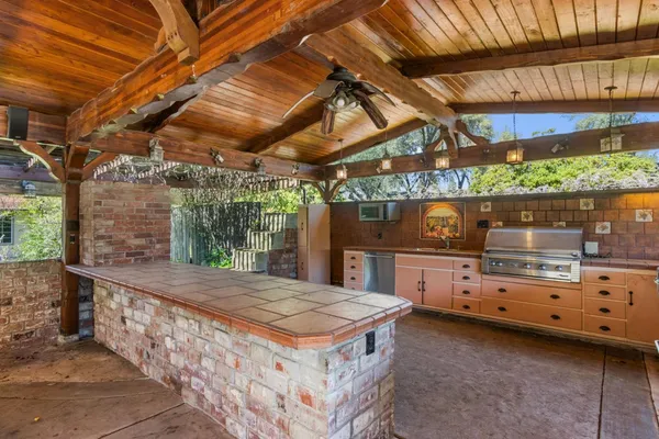 $1,100,000 | 2940 Garfield Avenue, Carmichael, CA 95608