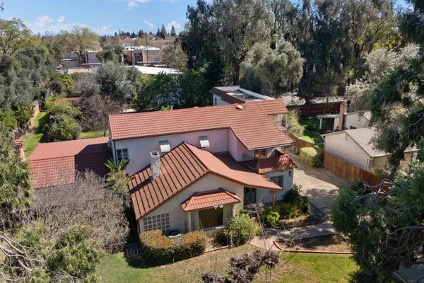 $1,100,000 | 2940 Garfield Avenue, Carmichael, CA 95608