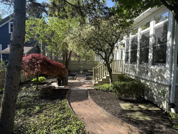 $989,000 | 1319 Leonard Place, Evanston, IL 60201