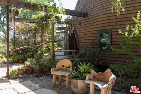 $2,499,000 | 20269 Croydon Lane, Topanga, CA 90290