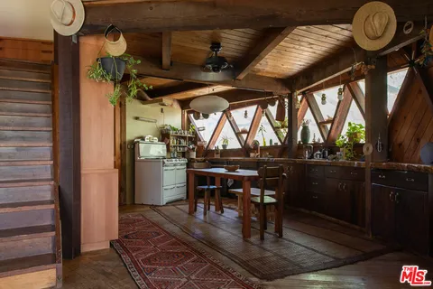 $2,499,000 | 20269 Croydon Lane, Topanga, CA 90290
