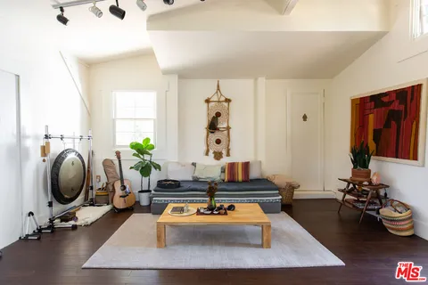 $2,499,000 | 20269 Croydon Lane, Topanga, CA 90290