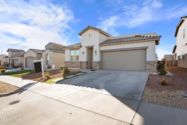 a view of a house with entertaining space