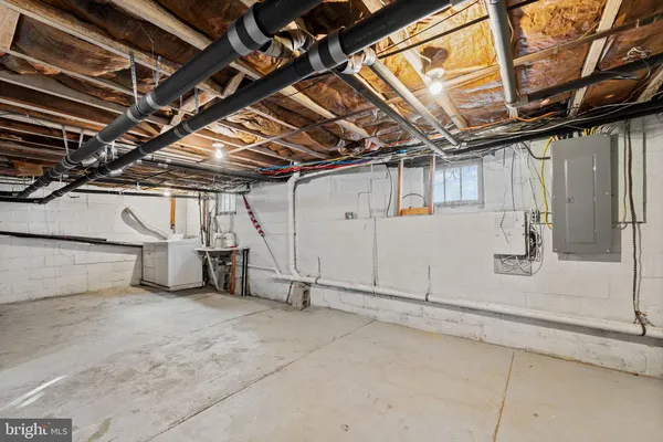 a view of a garage