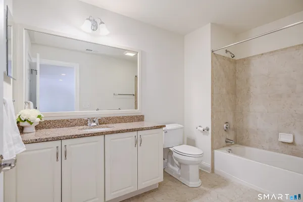 $624,900 | 23 Woods Lane, Unit 23, Newtown, CT 06470