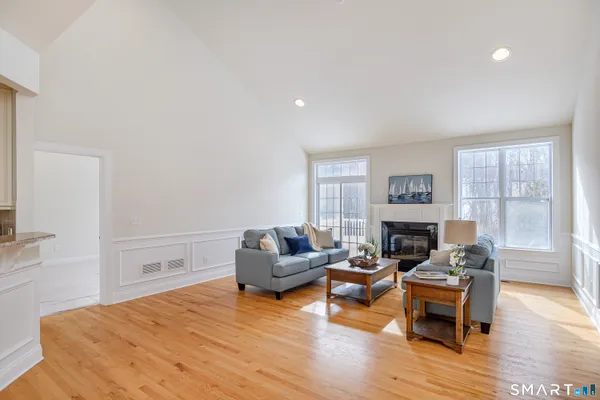 $624,900 | 23 Woods Lane, Unit 23, Newtown, CT 06470