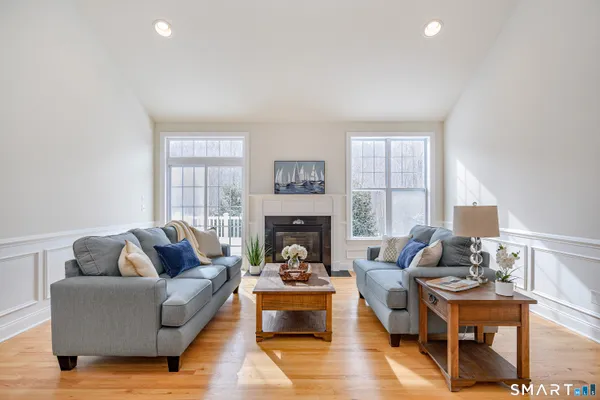 $624,900 | 23 Woods Lane, Unit 23, Newtown, CT 06470