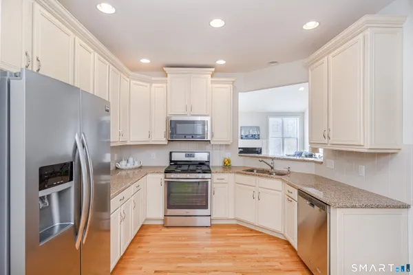 $624,900 | 23 Woods Lane, Unit 23, Newtown, CT 06470