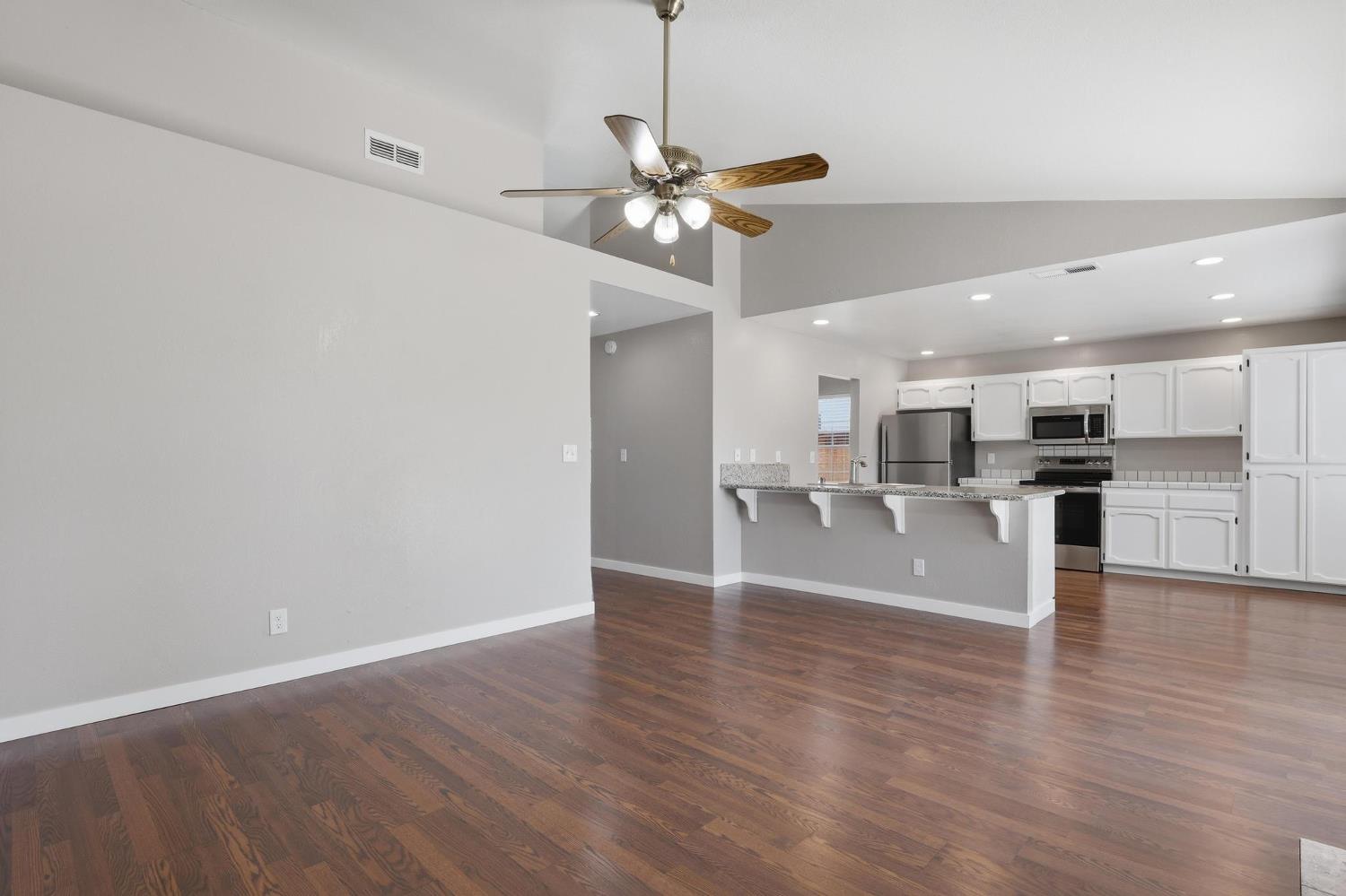 620 Teesdale Road Yuba City, CA 95991 - Photo 19 of 48 Family Room open with Kitchen
