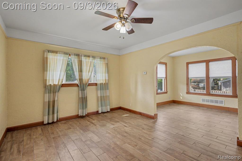 4735 Elizabeth Lake Road Waterford, MI 48327 - Photo 9 of 28 Gallery Image 9