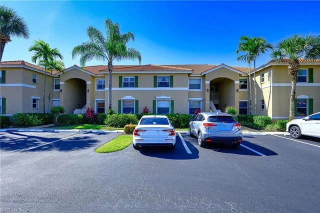 $2,900 | 2408 Millcreek Lane, Unit 204, Naples, FL 34119